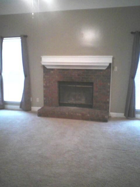 Building Photo - 130 Highland Ct