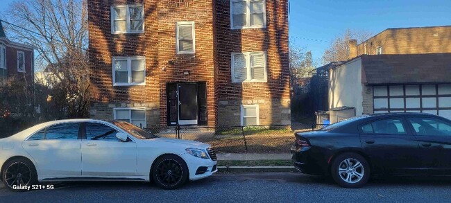 Building Photo - 431 Sanger St