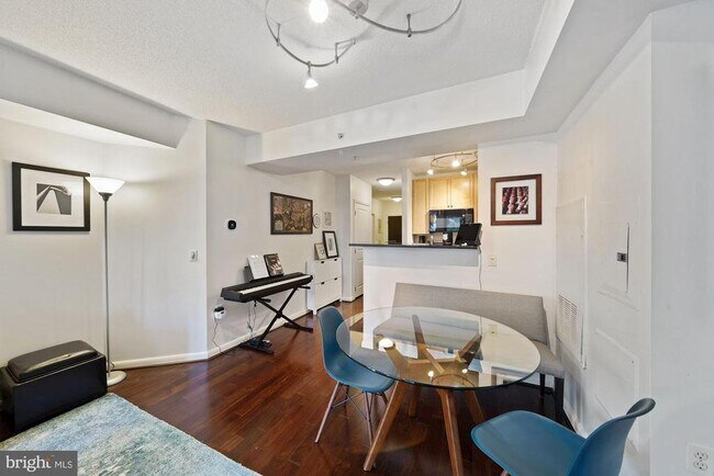 Foto del edificio - 851 N Glebe Rd