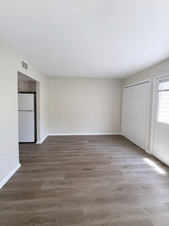 Foto del edificio - Charming 3 Bedroom Town House-116 Palace Cir.