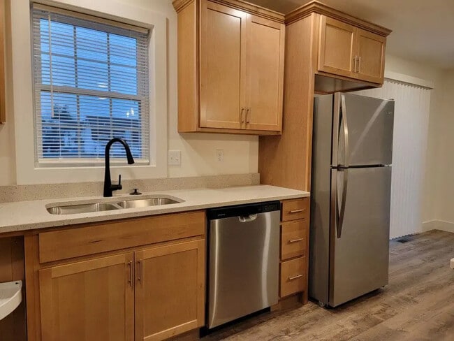 Building Photo - 16 Burk Ct