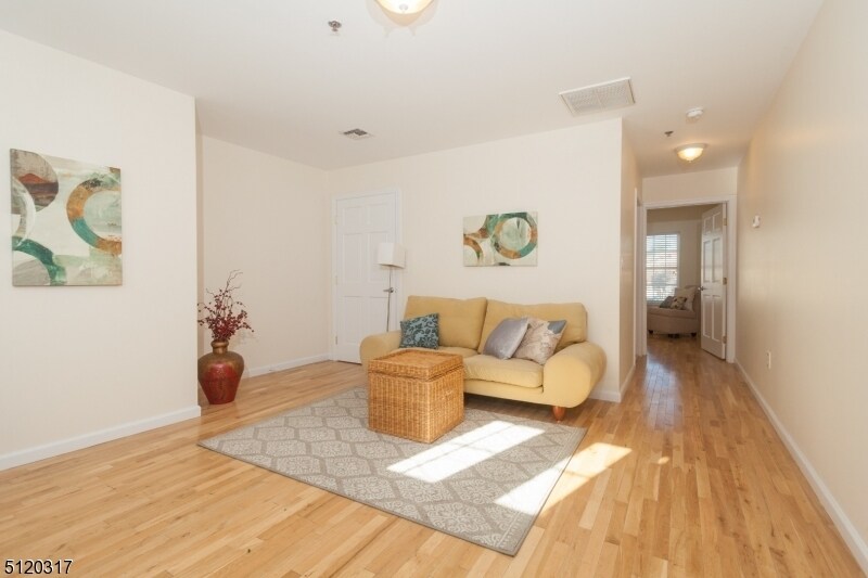 48 Washington St Unit 3B, Bloomfield, NJ 07003 Apartment for Rent in Bloomfield, NJ