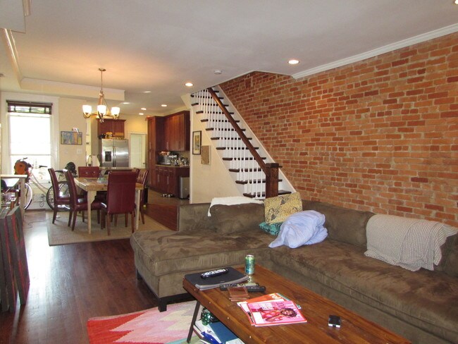 Foto del edificio - 642 Morton St NW