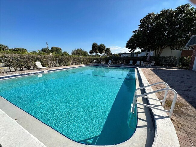 Foto del edificio - 6507 Winfield Blvd