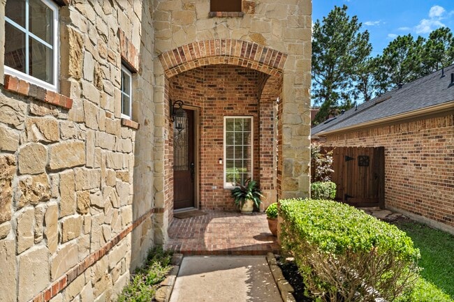 Building Photo - 6823 Rosemont Park Ln