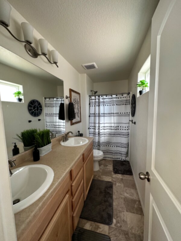 Foto del edificio - 1917 104th Avenue Ct