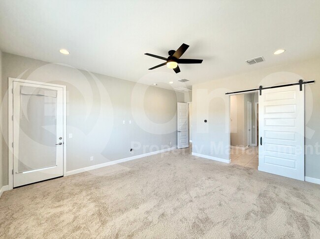 Foto del edificio - 44723 N 44th Ave