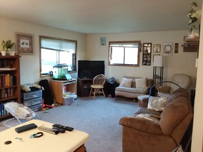 Building Photo - 608 Walden Ct