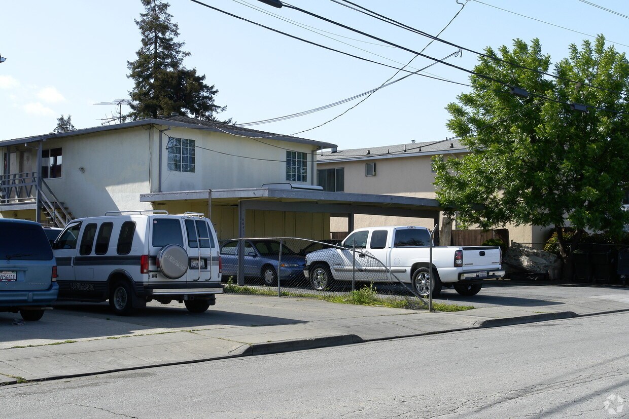 Foto del edificio - 664 Oakside Ave