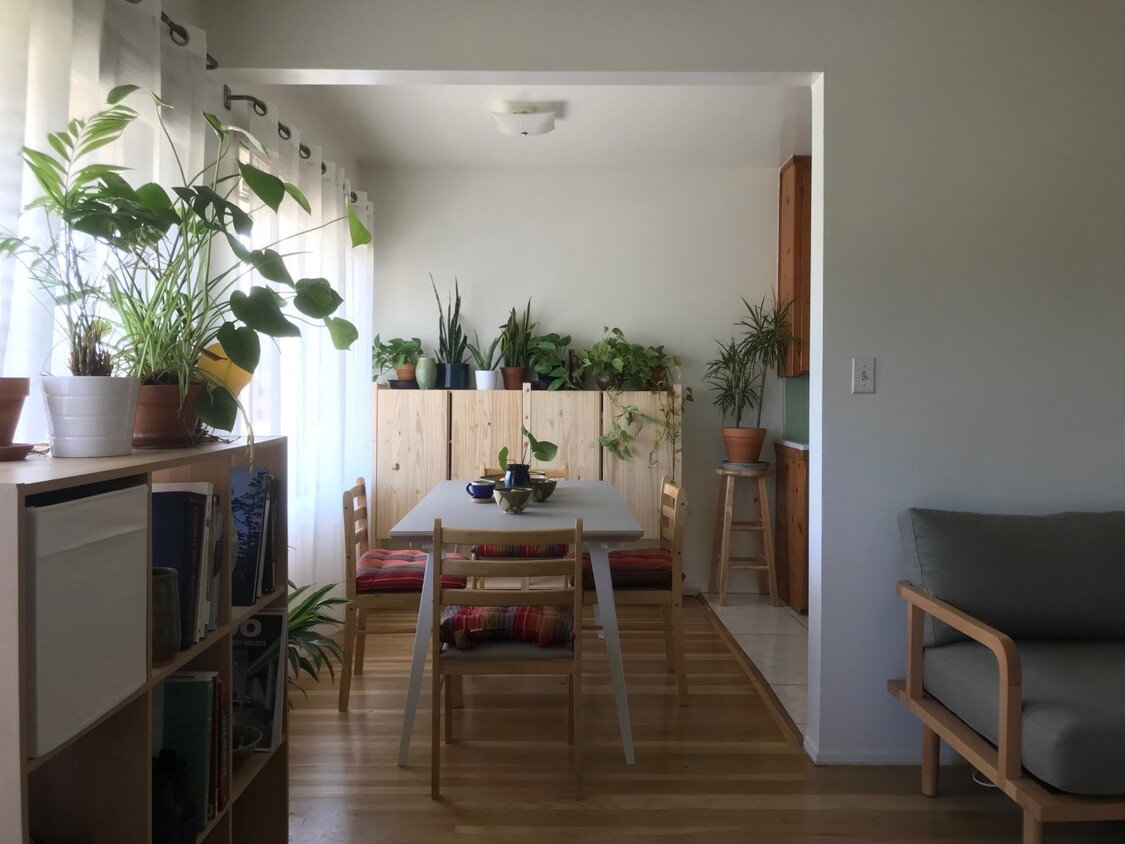 Dining room - 4267 McLaughlin Ave