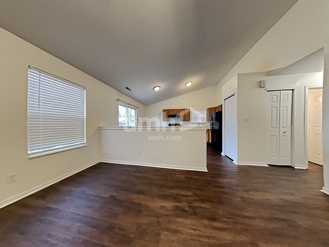 Building Photo - 1037 Mosswood Circle