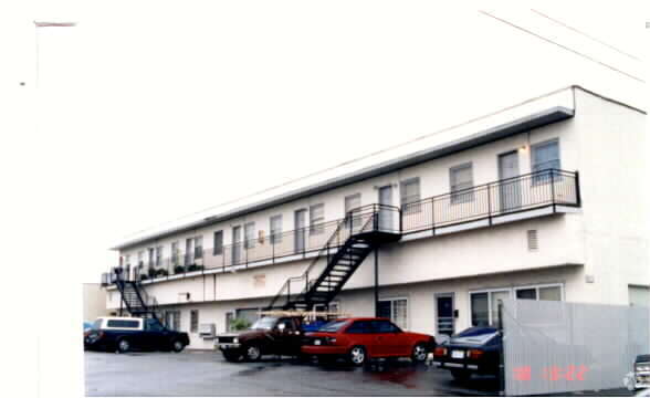 Building Photo - 32 Front St