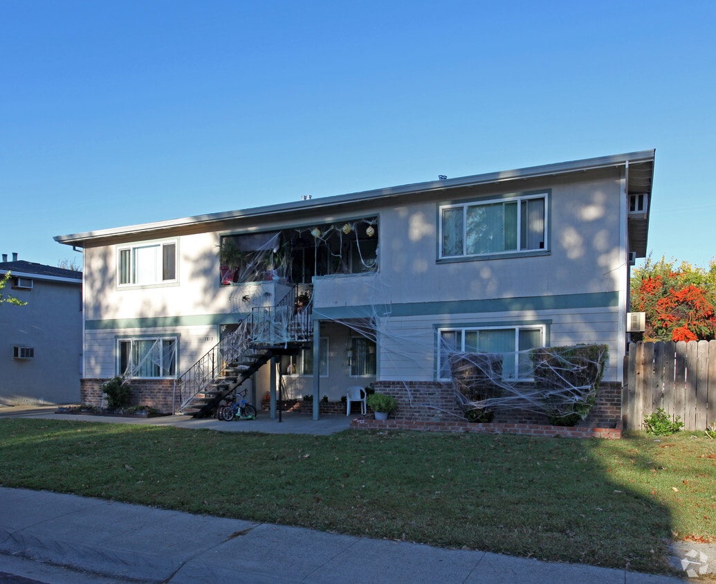 Foto del edificio - 1813 Piedmont Way