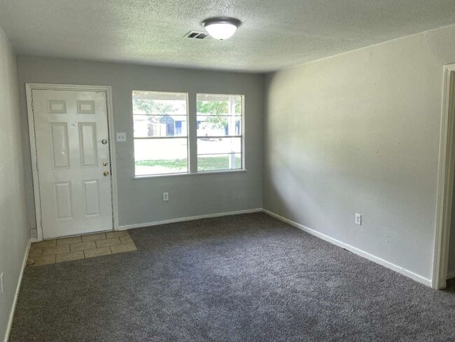 Building Photo - 5414 Northridge Dr