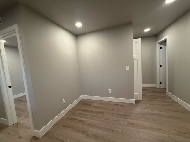 Building Photo - 651 Washington St