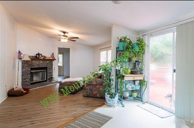 Foto del edificio - 52 Clear View Run Dr