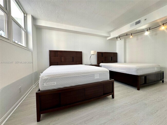Foto del edificio - 3001 S Ocean Dr
