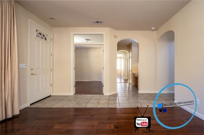 Building Photo - North Vallejo Home Available Now!