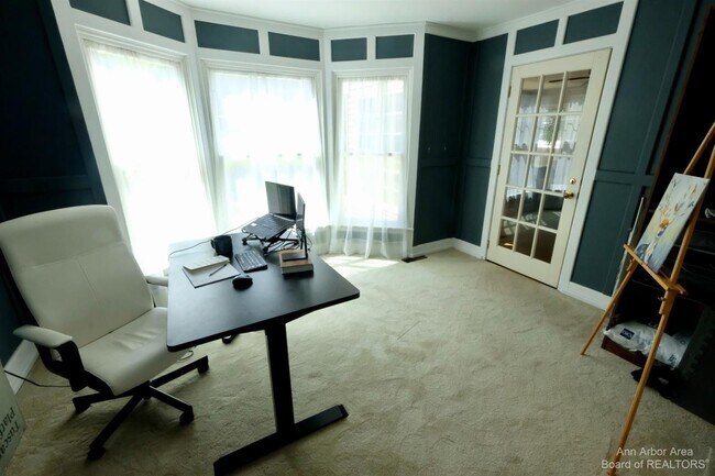 Foto del edificio - 1610 E Stadium Blvd