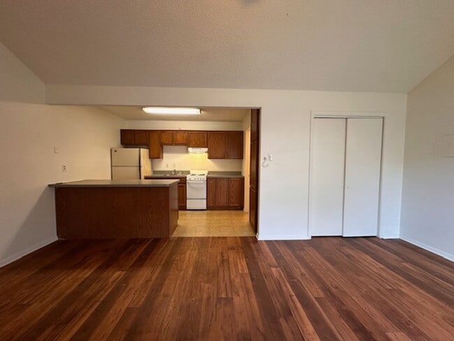 Building Photo - 4905 El Campo Ave