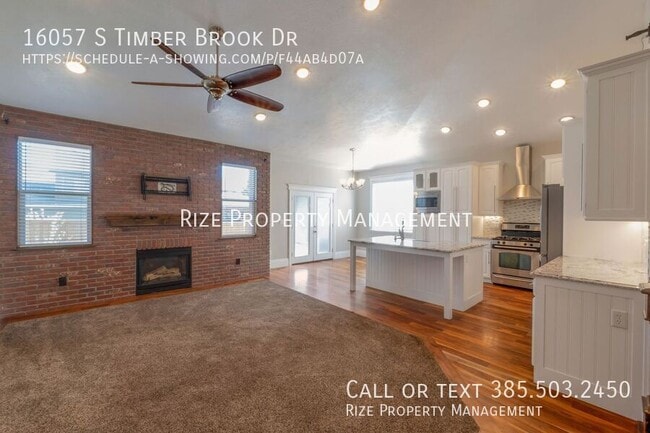 Foto del edificio - 16057 Timber Brook Dr E