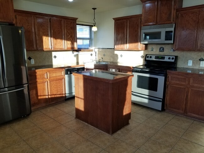 Foto del edificio - 3107 Lavender Ln