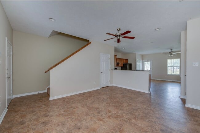 Building Photo - 3612 S Hampton Ct