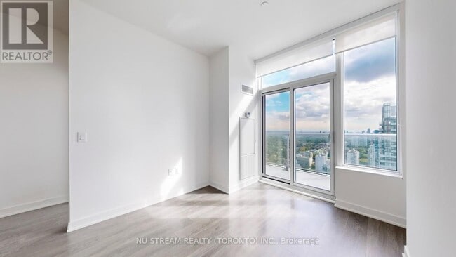 Photo du bâtiment - 195 Redpath Ave