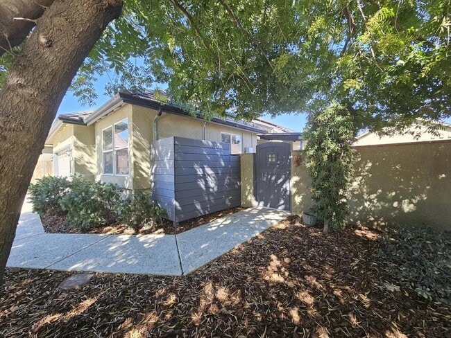 Building Photo - 340 S Wind Ct