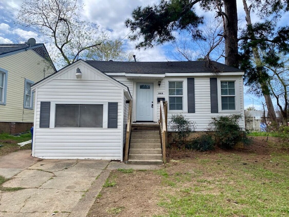 Primary Photo - Coming Soon! Renovated 2 bedroom 1 Bath in...