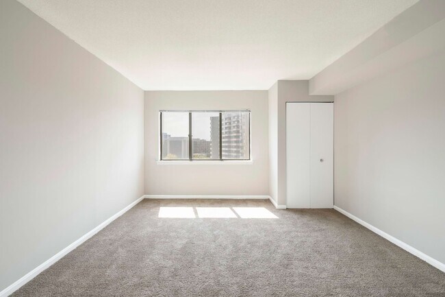 Foto del edificio - Cortland on South Eads