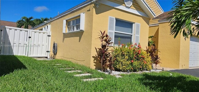 Building Photo - 277 SW 159th Terrace