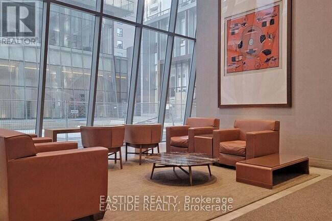 Photo du bâtiment - 50A-2250 Charles St E