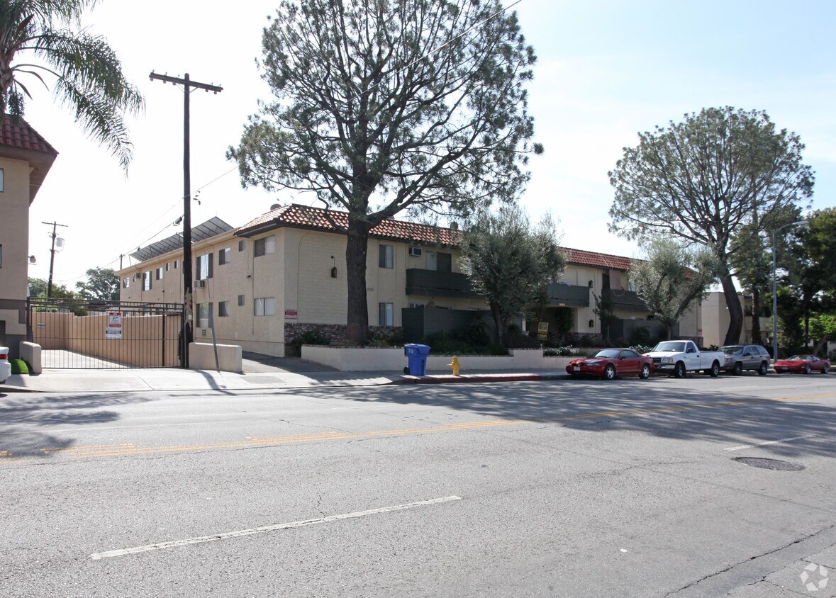 Building Photo - 6858 Kester Ave