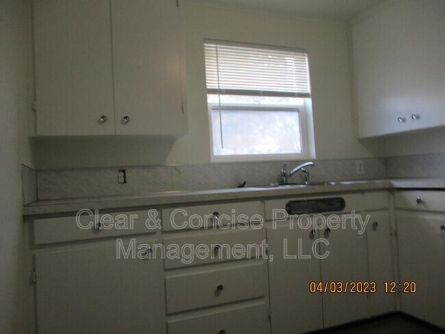 Foto del edificio - 38 Corliss Ln