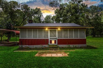 Building Photo - 416 Pin Oak Dr
