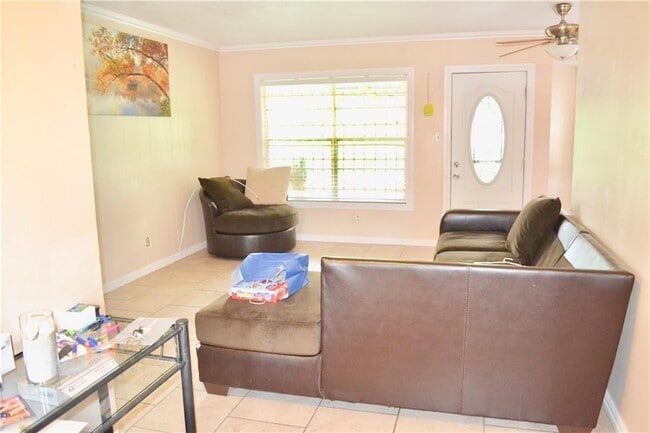 Foto del edificio - 5202 Beechmoor Dr