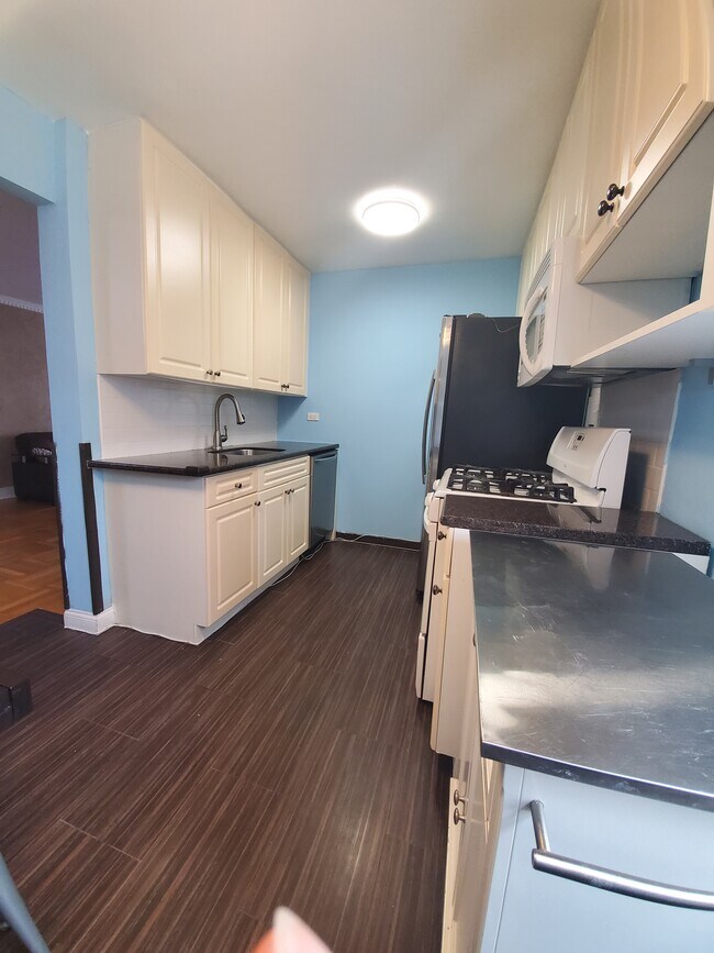 Building Photo - 3202 Nostrand Ave.