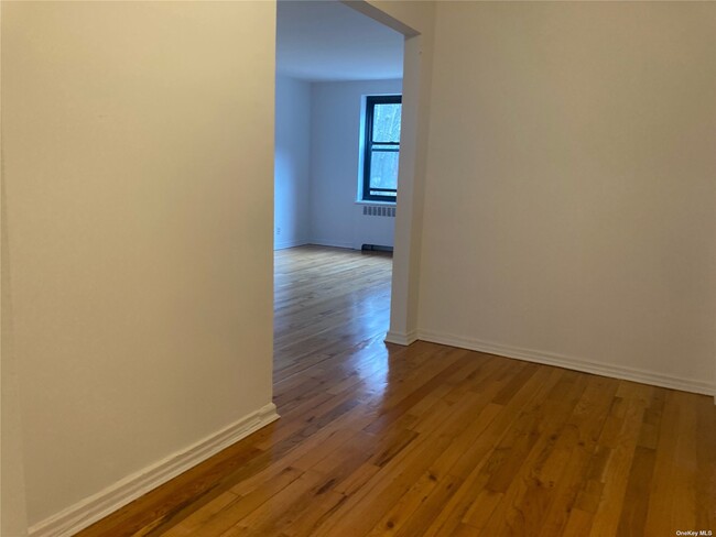 Building Photo - 21 Schenck Ave
