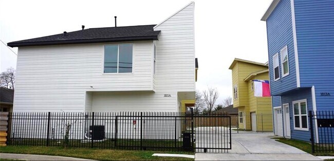 Building Photo - 1811 Pannell St