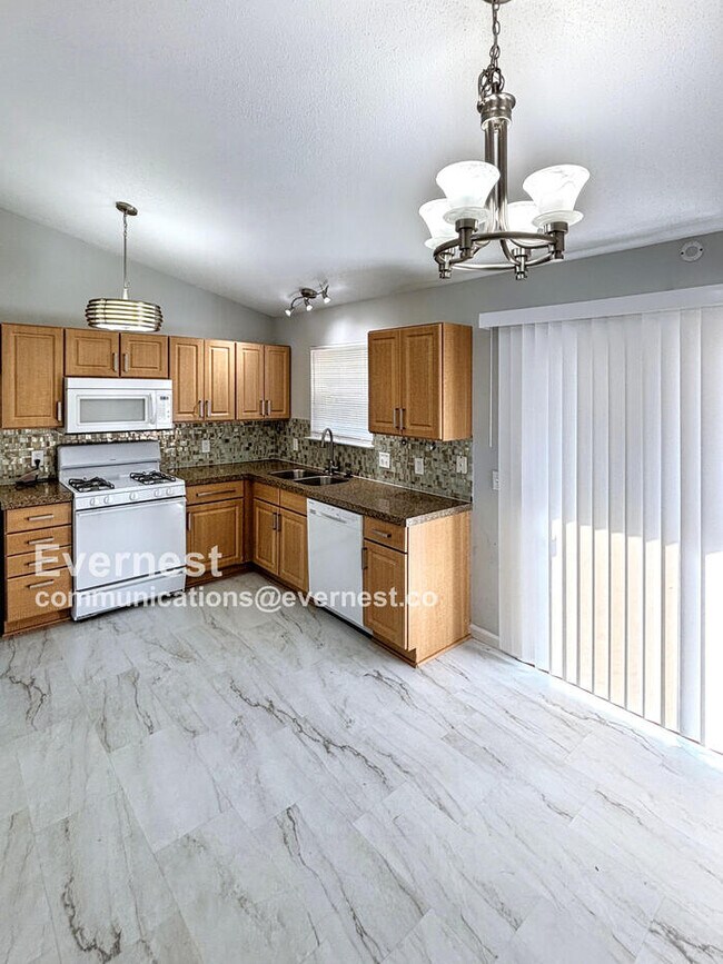 Foto del edificio - 7831 Clevedon St