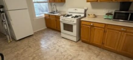 Primary Photo - 28 Plymouth St