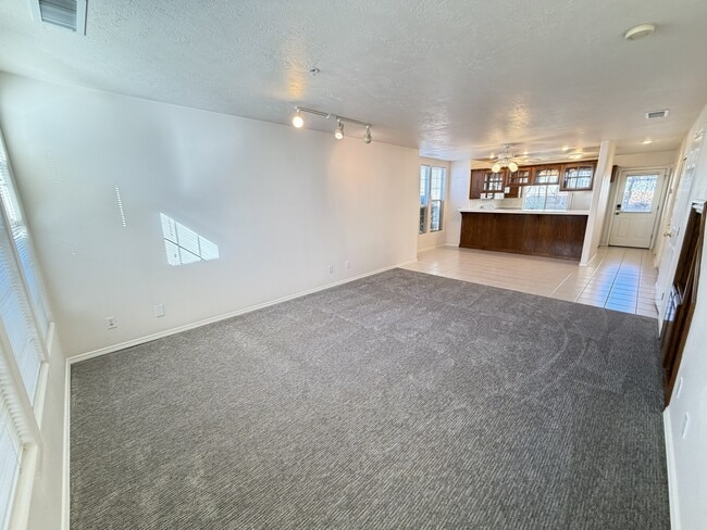 Building Photo - 1200 Glen Canyon Dr