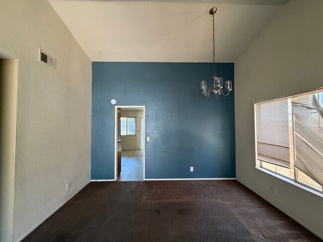 Foto del edificio - 8608 Zircon Crest Ct