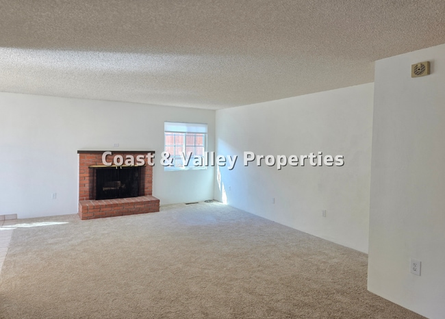 Building Photo - Beautiful Seaside Home for RENT!!!