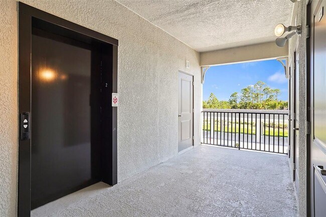Building Photo - 12140 Wellen Golf St