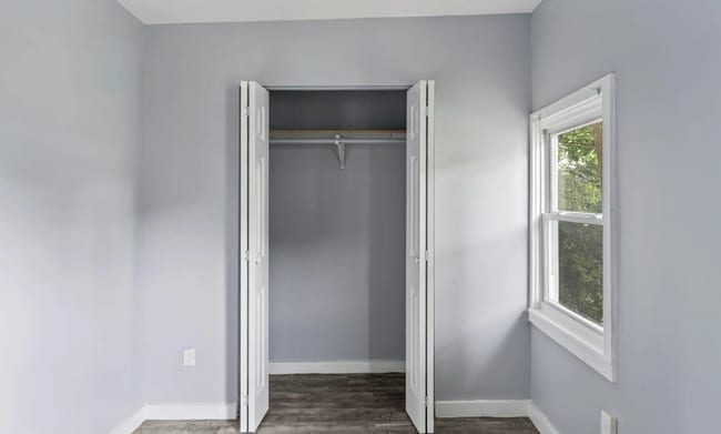 Building Photo - 21 W Sunnyside Way