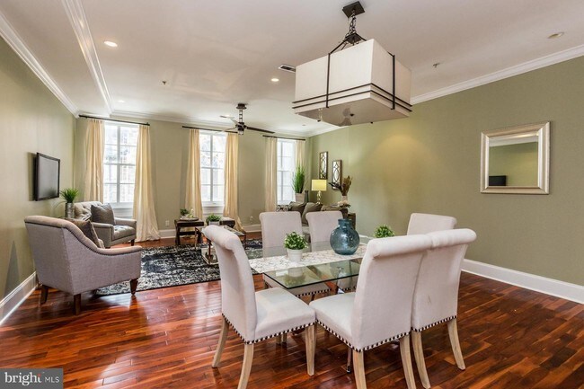 Building Photo - 2047 Walnut St