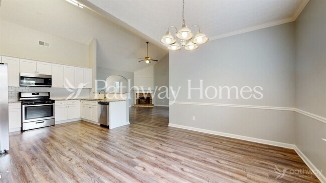 Building Photo - 8401 Somerton Cir