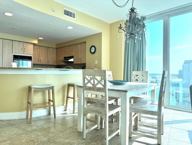 Foto del edificio - 521 W Beach Blvd